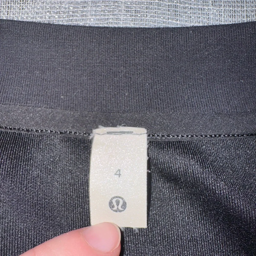 Lululemon Black Cropped Sweatshirt - Picture 2 of 4